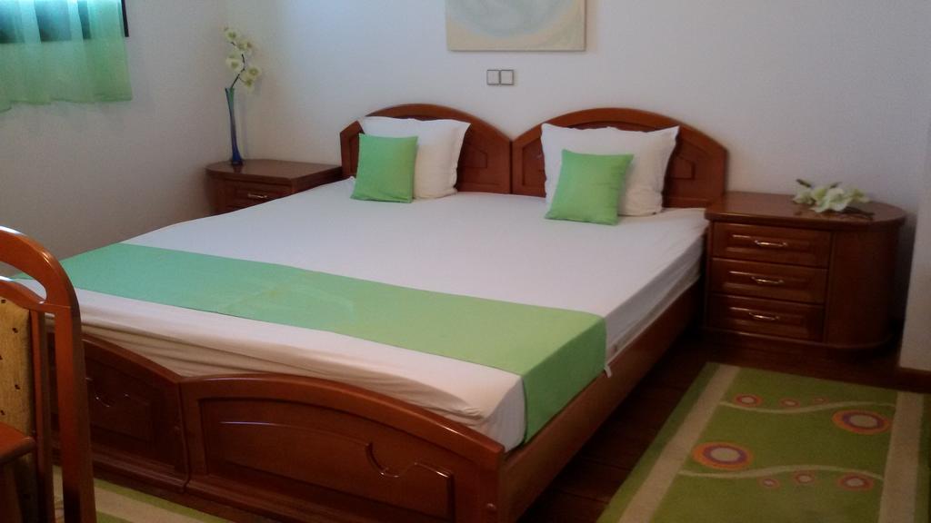 Family Hotel Elegance Arbanasi Ngoại thất bức ảnh