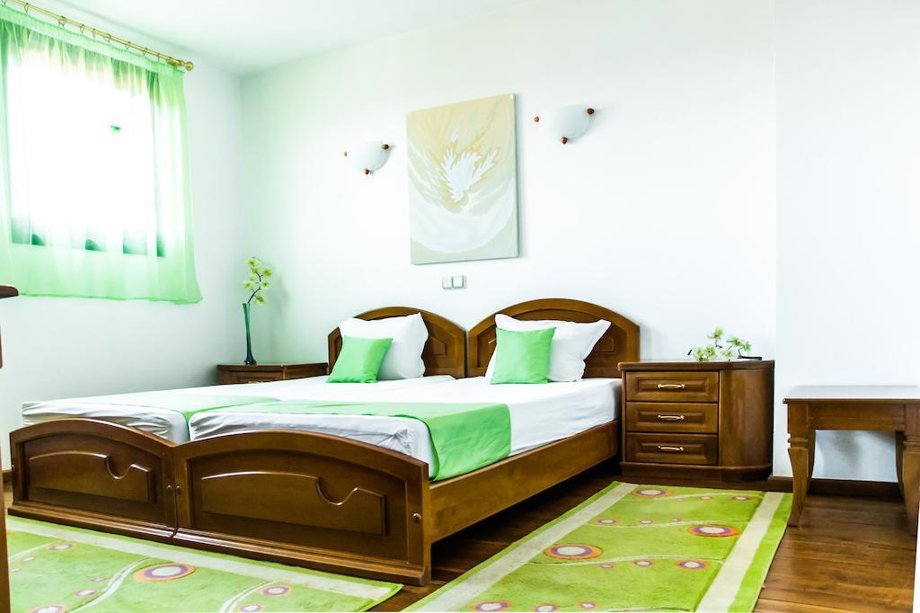 Family Hotel Elegance Arbanasi Phòng bức ảnh