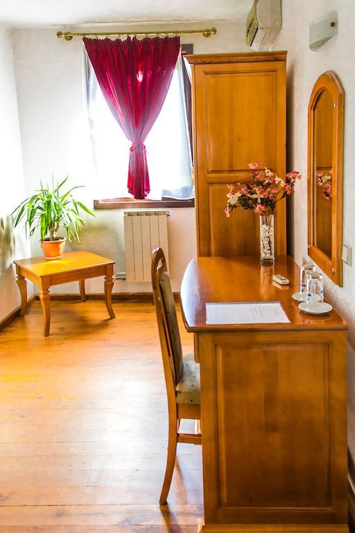 Family Hotel Elegance Arbanasi Phòng bức ảnh