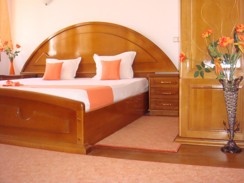 Family Hotel Elegance Arbanasi Phòng bức ảnh