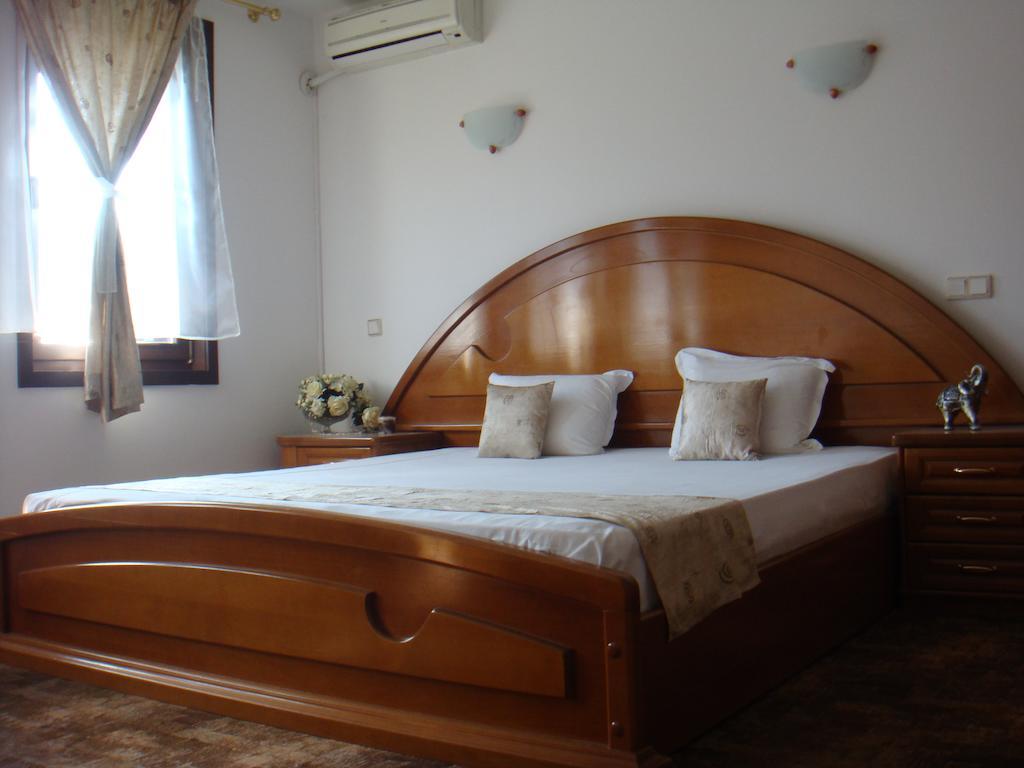 Family Hotel Elegance Arbanasi Phòng bức ảnh
