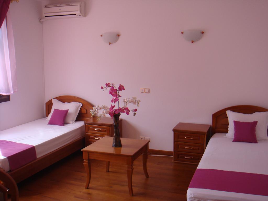 Family Hotel Elegance Arbanasi Phòng bức ảnh